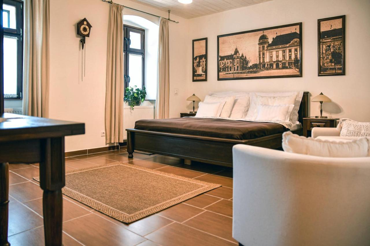 Bed and Breakfast Szin-Es Vendeghaz Сентеш Экстерьер фото