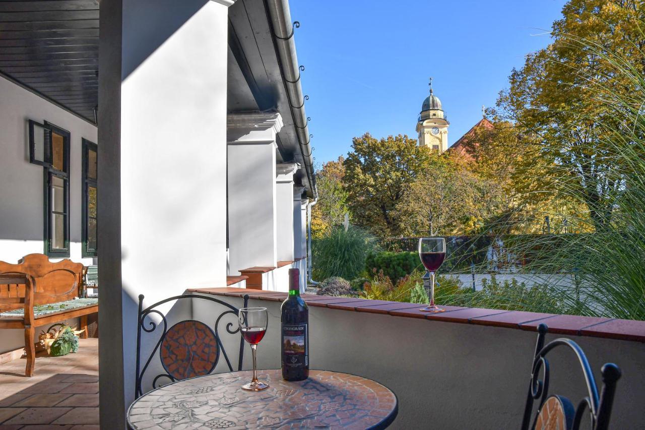 Bed and Breakfast Szin-Es Vendeghaz Сентеш Экстерьер фото