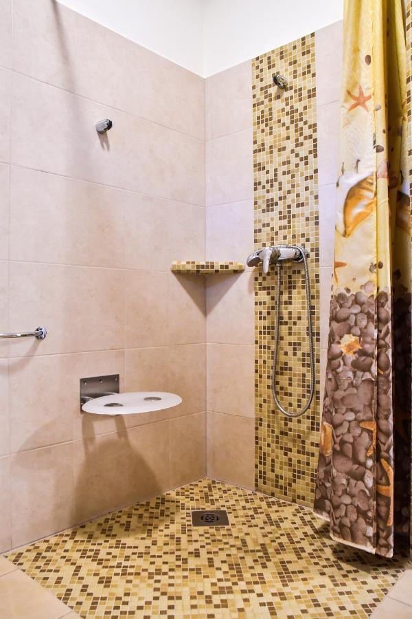 Bed and Breakfast Szin-Es Vendeghaz Сентеш Экстерьер фото
