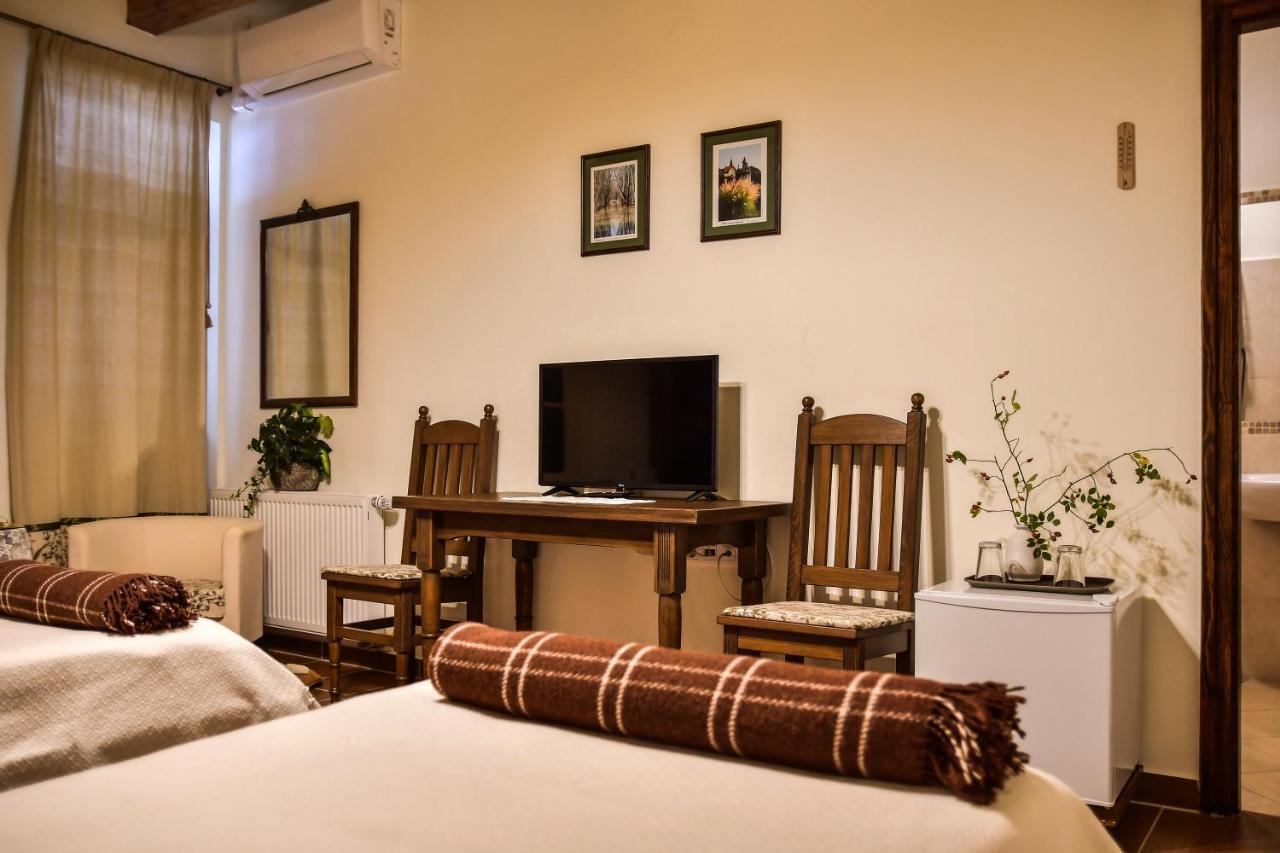 Bed and Breakfast Szin-Es Vendeghaz Сентеш Экстерьер фото